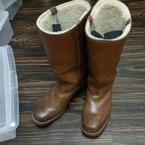 Frye Women's leather and sheepskin lined boots